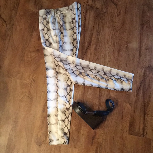 Xoxo snake skin printed pants - Picture 4 of 6
